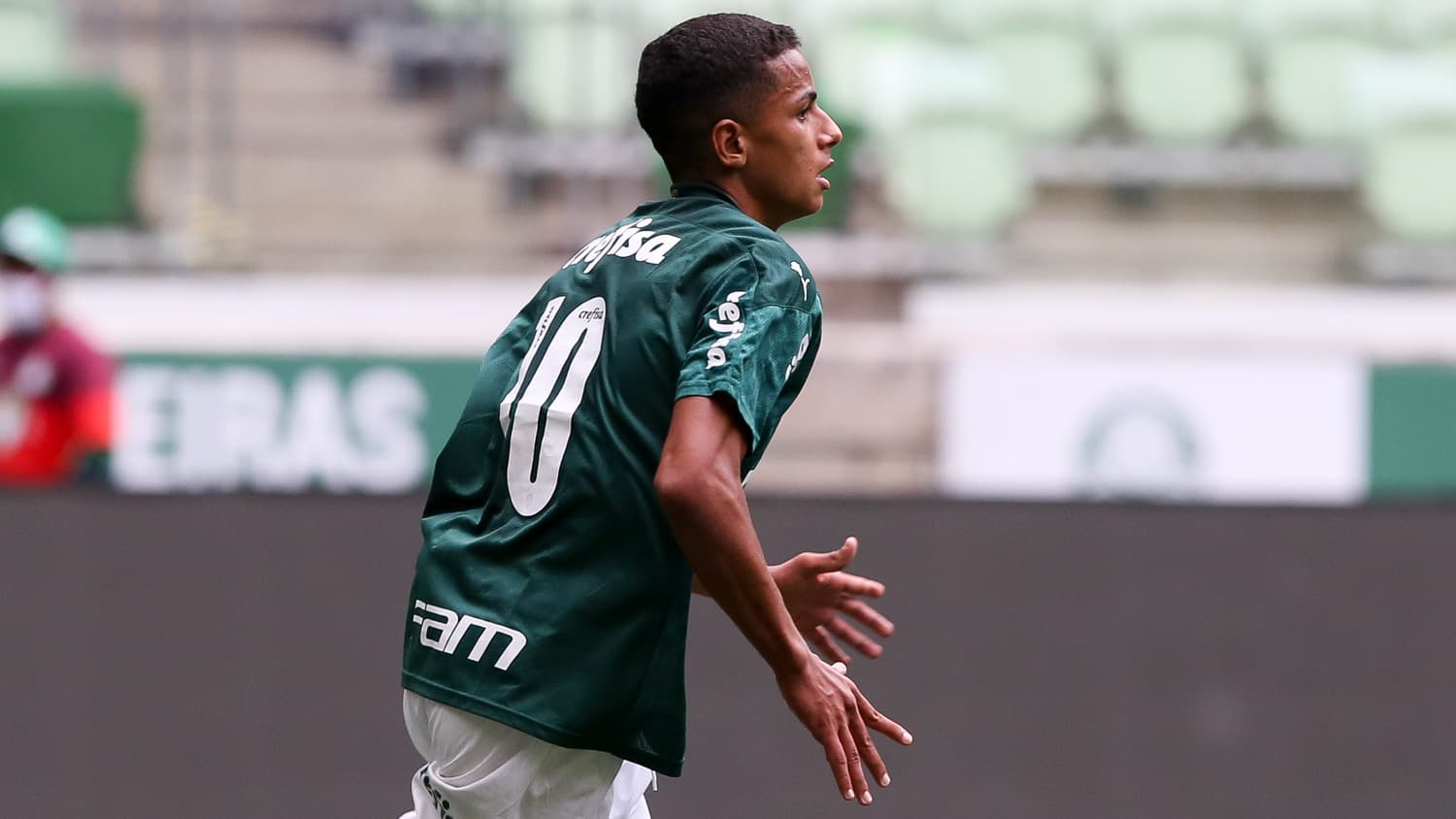 Apesar de Endrick ser o grande destaque, outras joias palmeirenses vem chamando a atenção do exterior