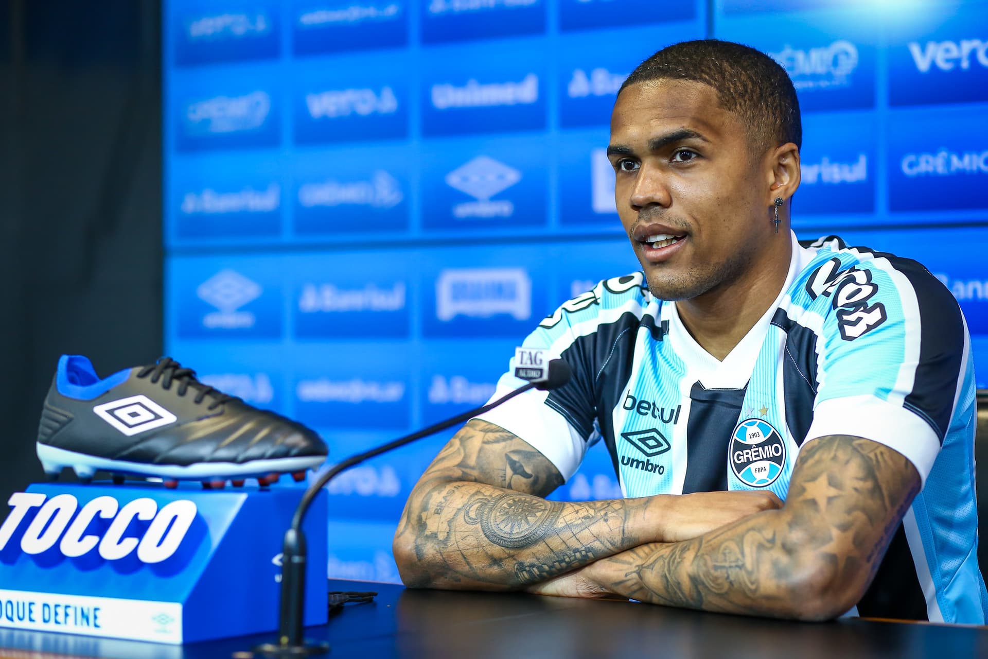 Apesar de ter como destino "quase certo" o Los Angeles FC, Douglas Costa iniciou conversas com gigante brasileiro