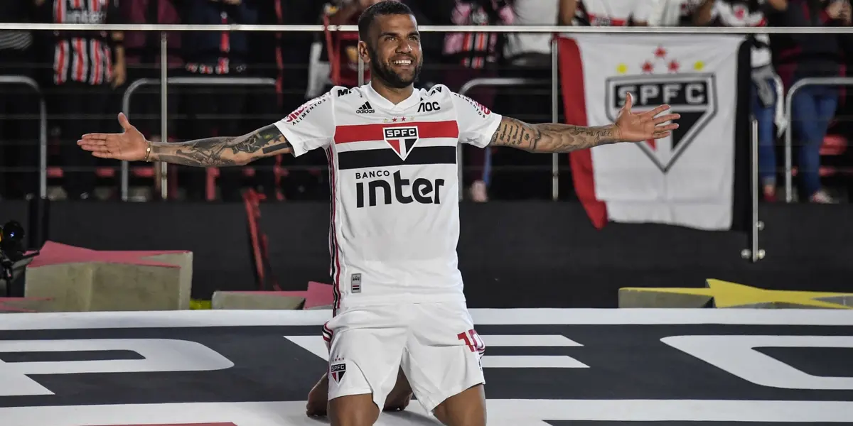 Apesar de ter ficado fora da competição, com um gol no último minuto, Alves não recusou o pedido do jogador de futebol surgido no All Boys
