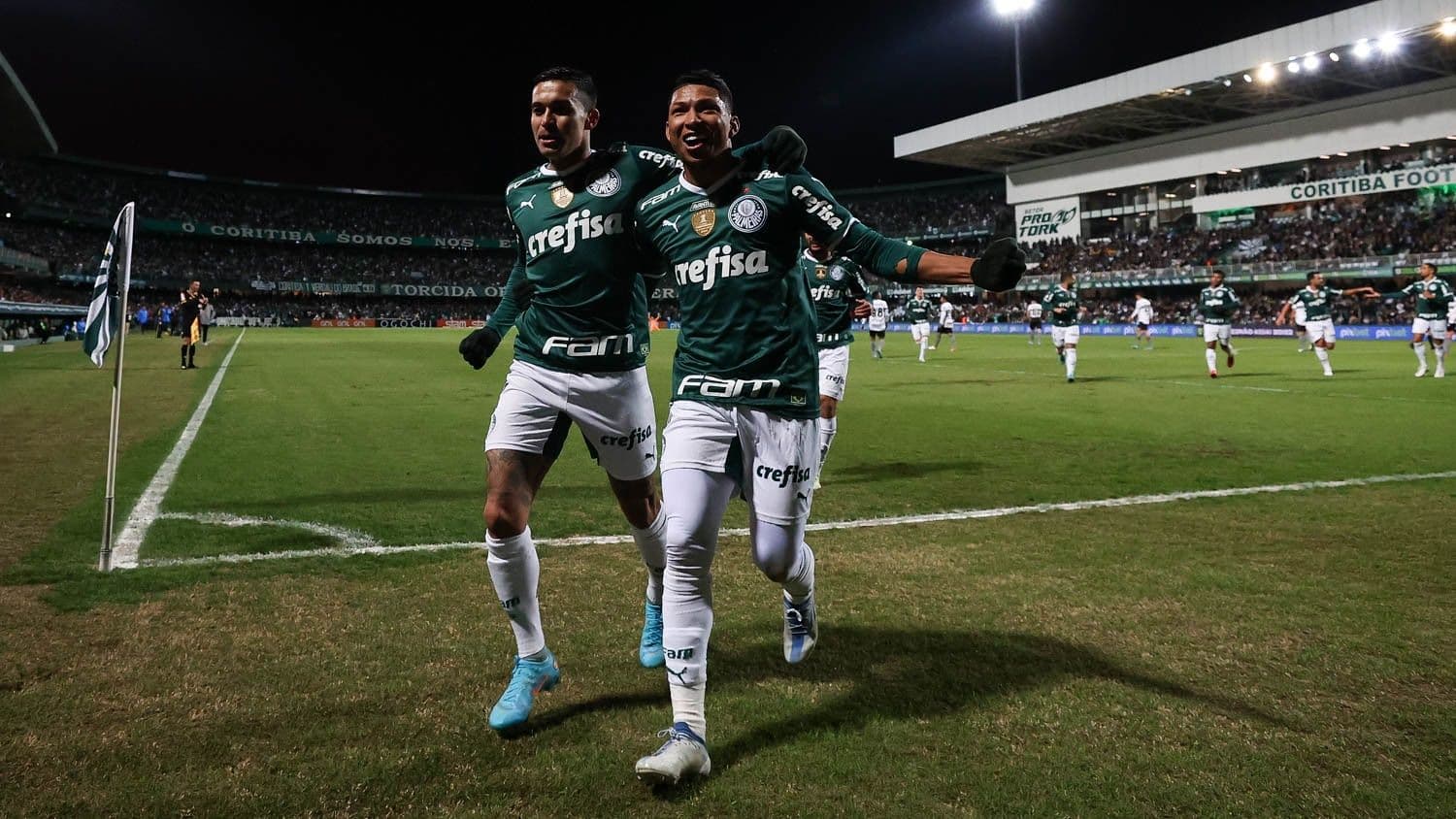 Após 25 anos sem vencer o Coxa no Paraná, Palmeiras quebra mais um tabu