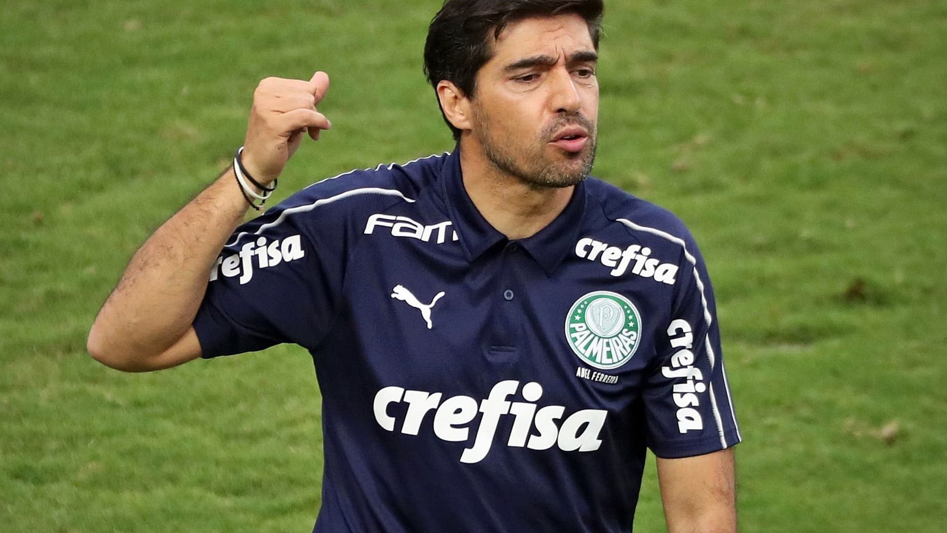 Após golear o Botafogo por 4x0, o Palmeiras retomou a liderança do Brasileirão com o melhor ataque e defesa