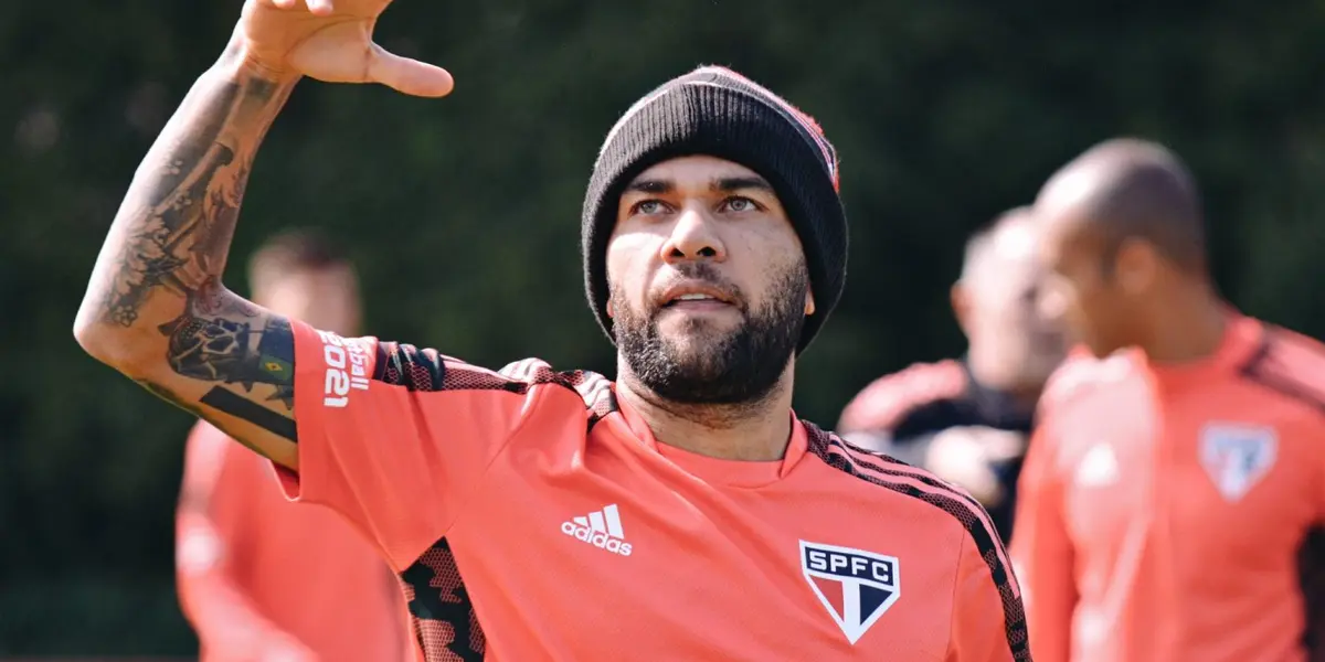 Após saída do São Paulo, futuro de Daniel Alves é colocado em jogo seja no Brasil, na Europa ou até a aposentadoria