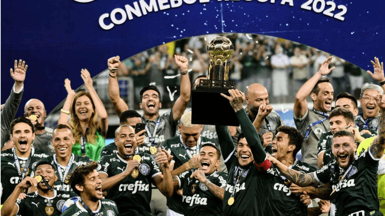 Após torcedores pedirem sua saída, ele deu o troco ao marcar gol importante