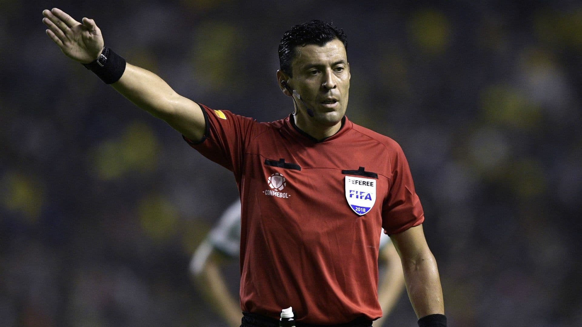 Árbitro colombiano já tem fama na América do Sul