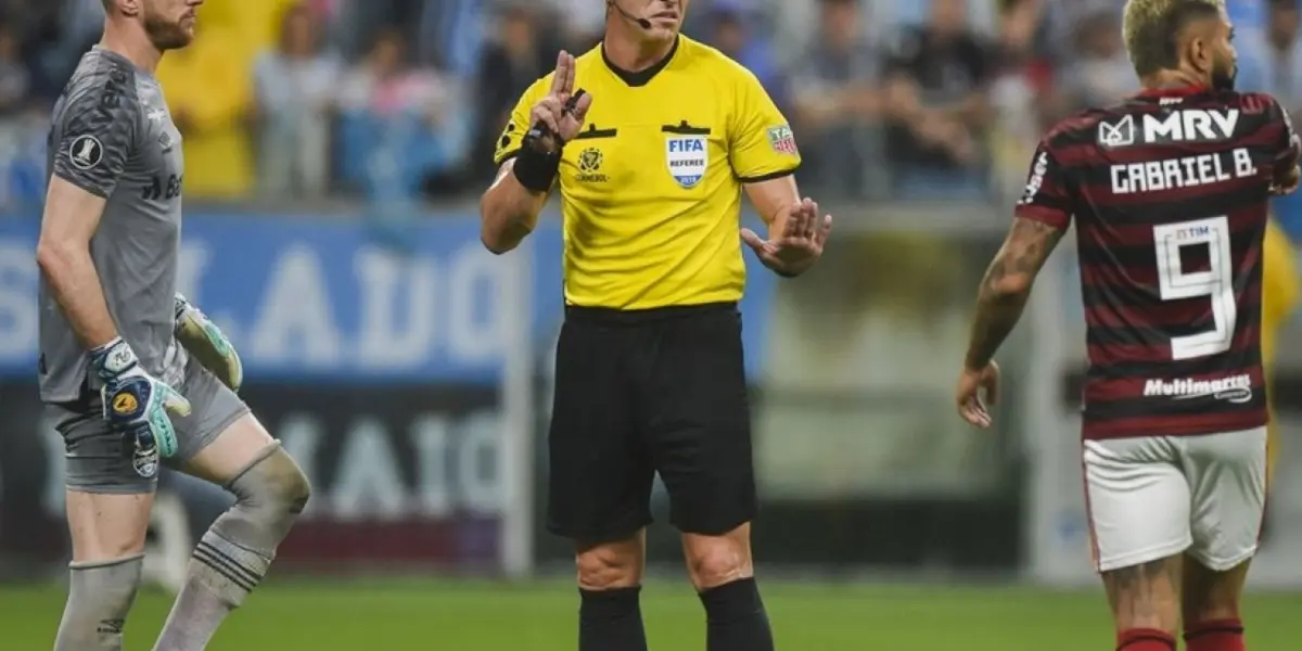 Árbitro da final da Copa Libertadores é detestado em seu país e Flamengo e Palmeiras recebem dicas para não perderem a razão com Néstor Pitana