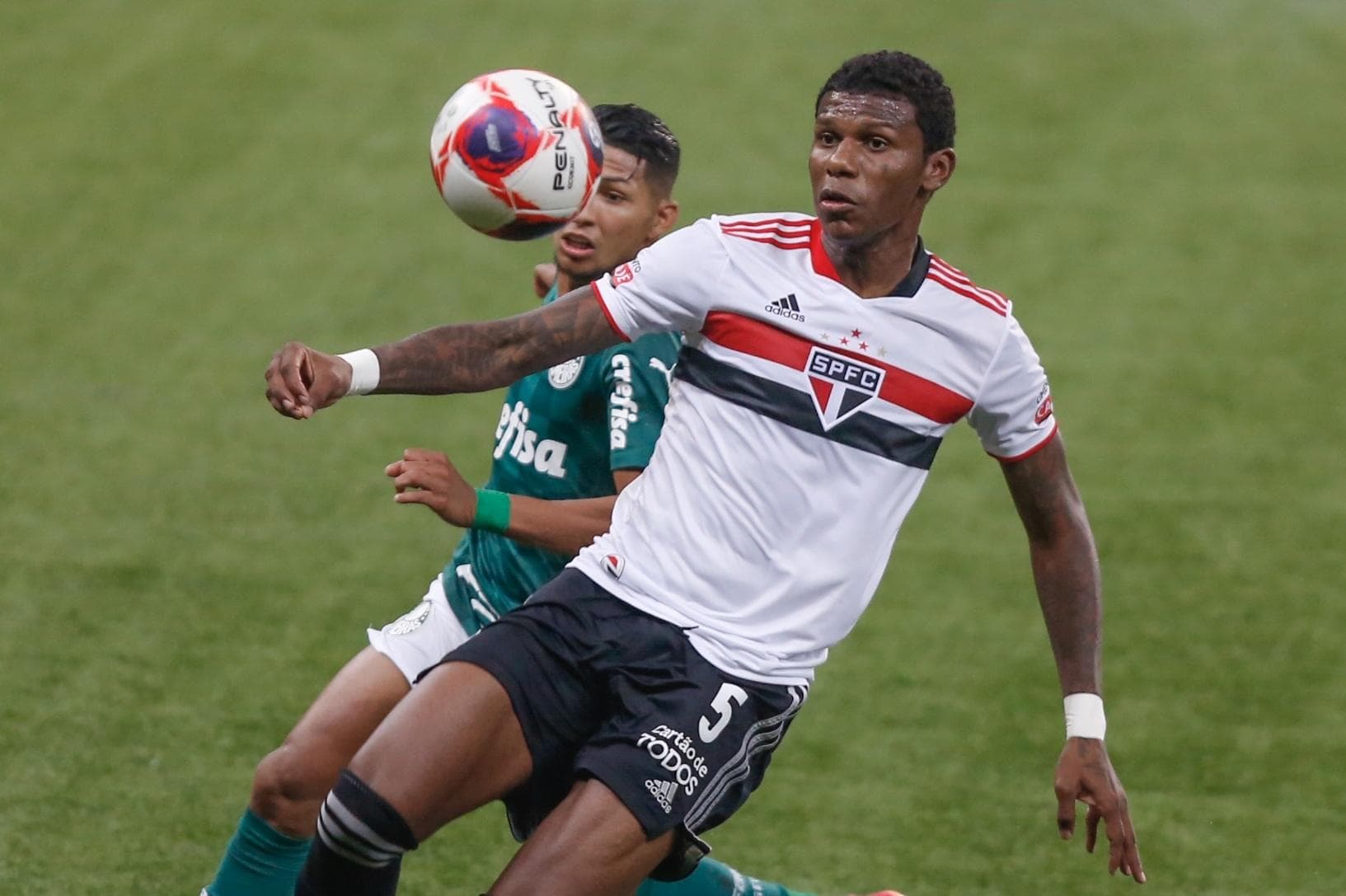 Arboleda foi convocado pelo Equador após polêmica pelo São Paulo