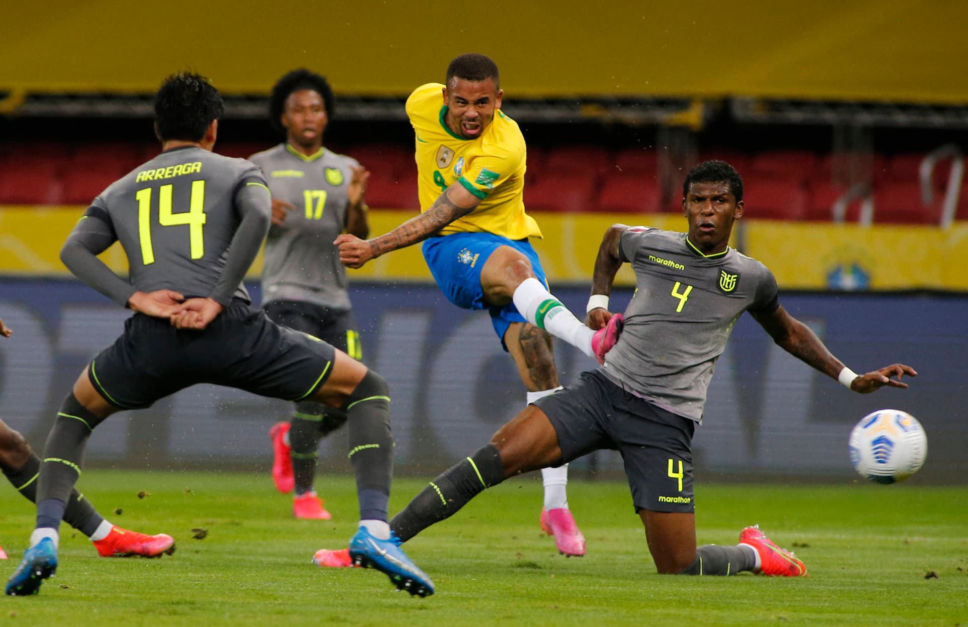 Arboleda foi mais um jogador a se posicionar contra a Copa América 2021 no Brasil