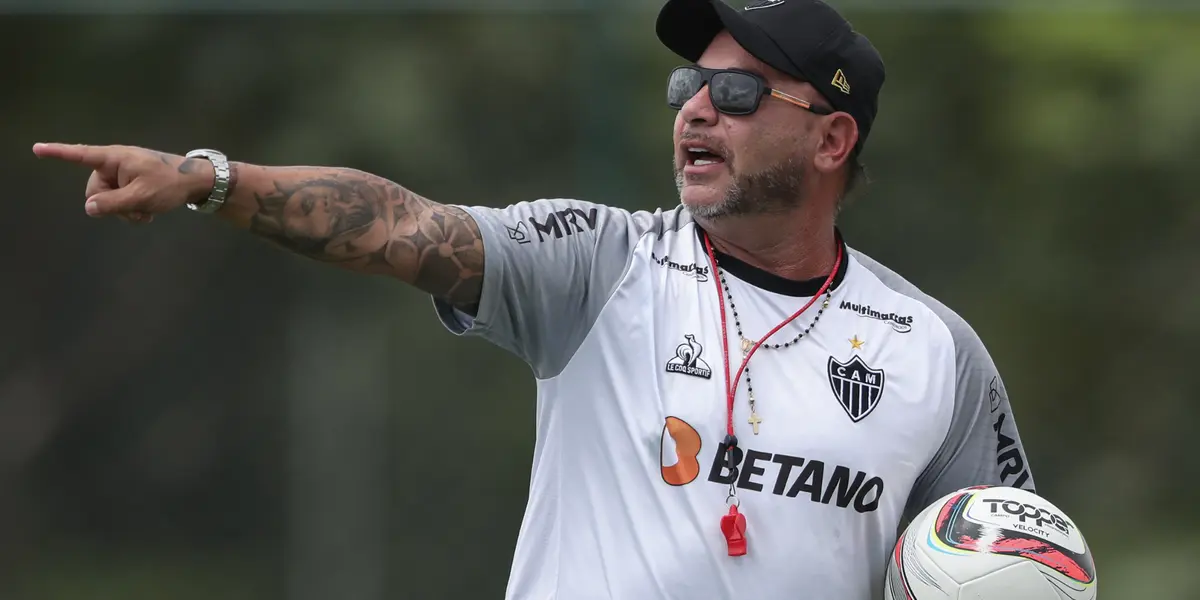 Argentino pode ser demitido em caso de derrota para o Botafogo