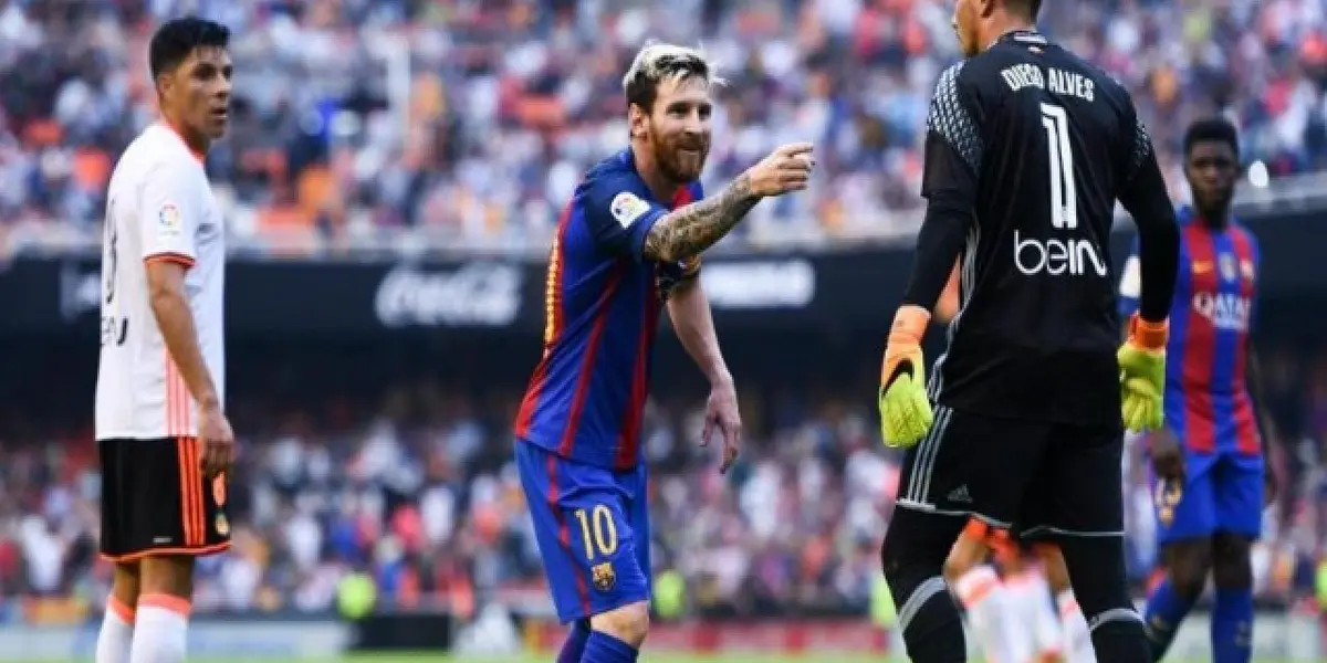 Arqueiro recebeu presente inesperado de um dos melhores jogadores de todos os tempos