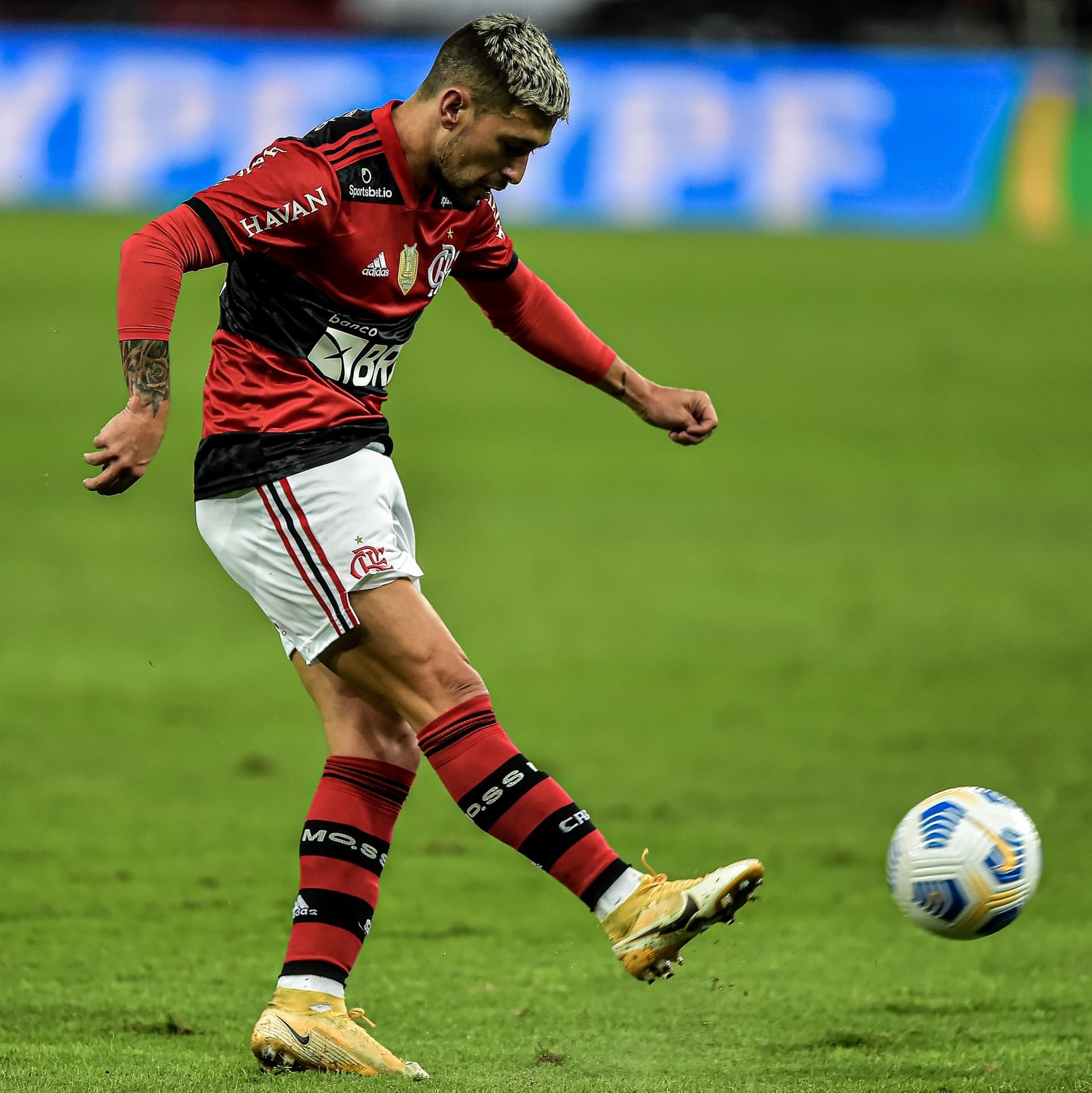Arrascaeta ainda tem problemas para a renovação de contrato com o Flamengo e novela ganha novos capítulos