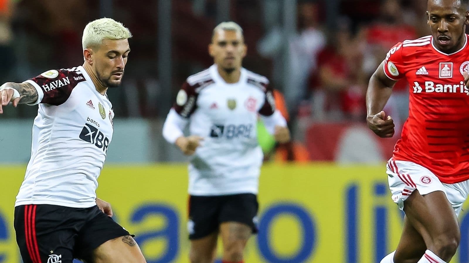 Arrascaeta retorna aos gramados após 48 dias afastado por lesão e manda recado para final da Libertadores