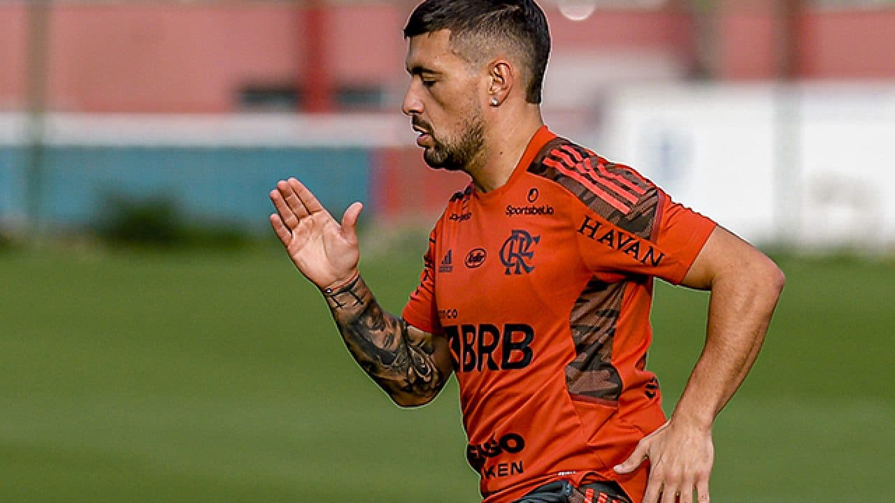 Arrascaeta tem cenário nada otimista para final da Libertadores e condição para jogar a decisão é desafiadora