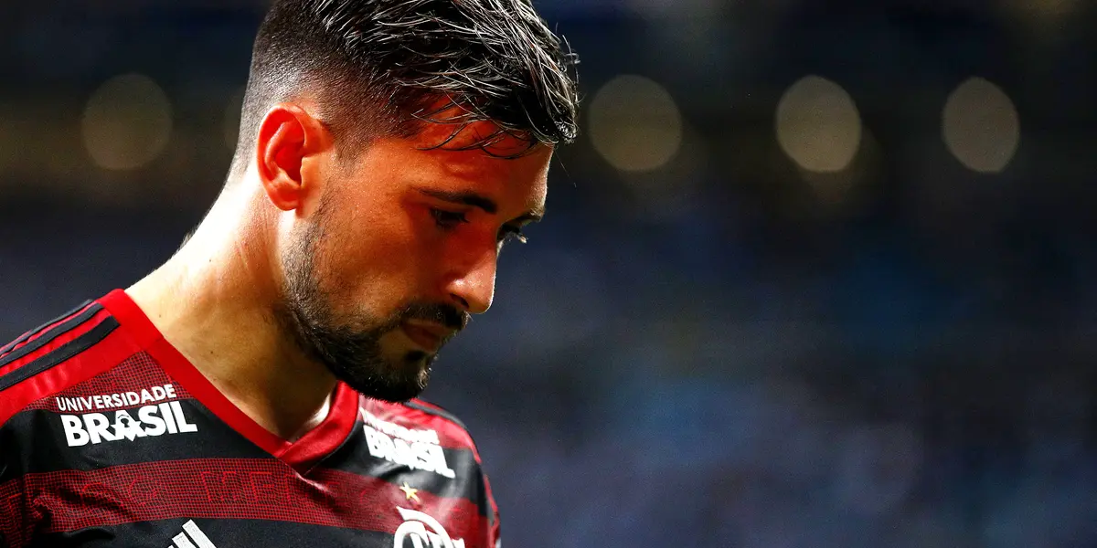 Arrascaeta teve séria lesão na seleção uruguaia e deve desfalcar o Flamengo após corte