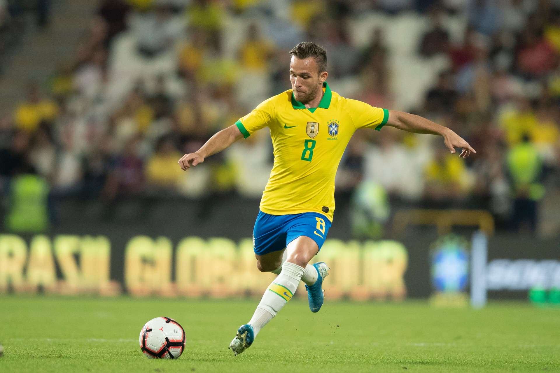 Arthur tem sido duramente criticado na Europa e sua convocação foi questionada