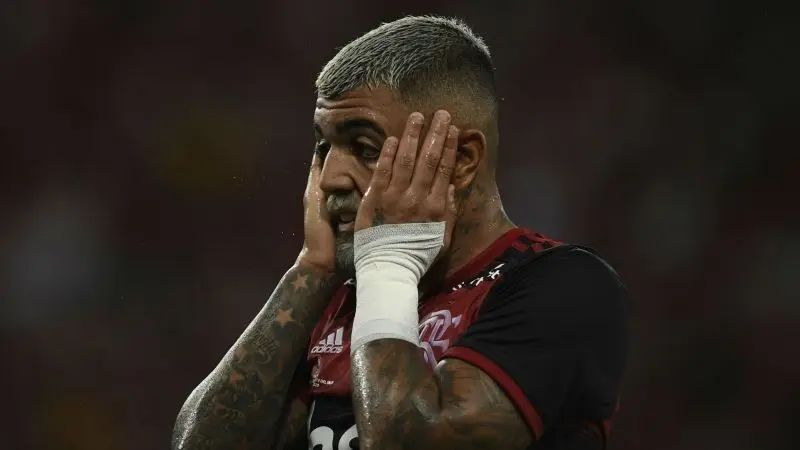 Artilheiro se derrete pelo Flamengo em publicação