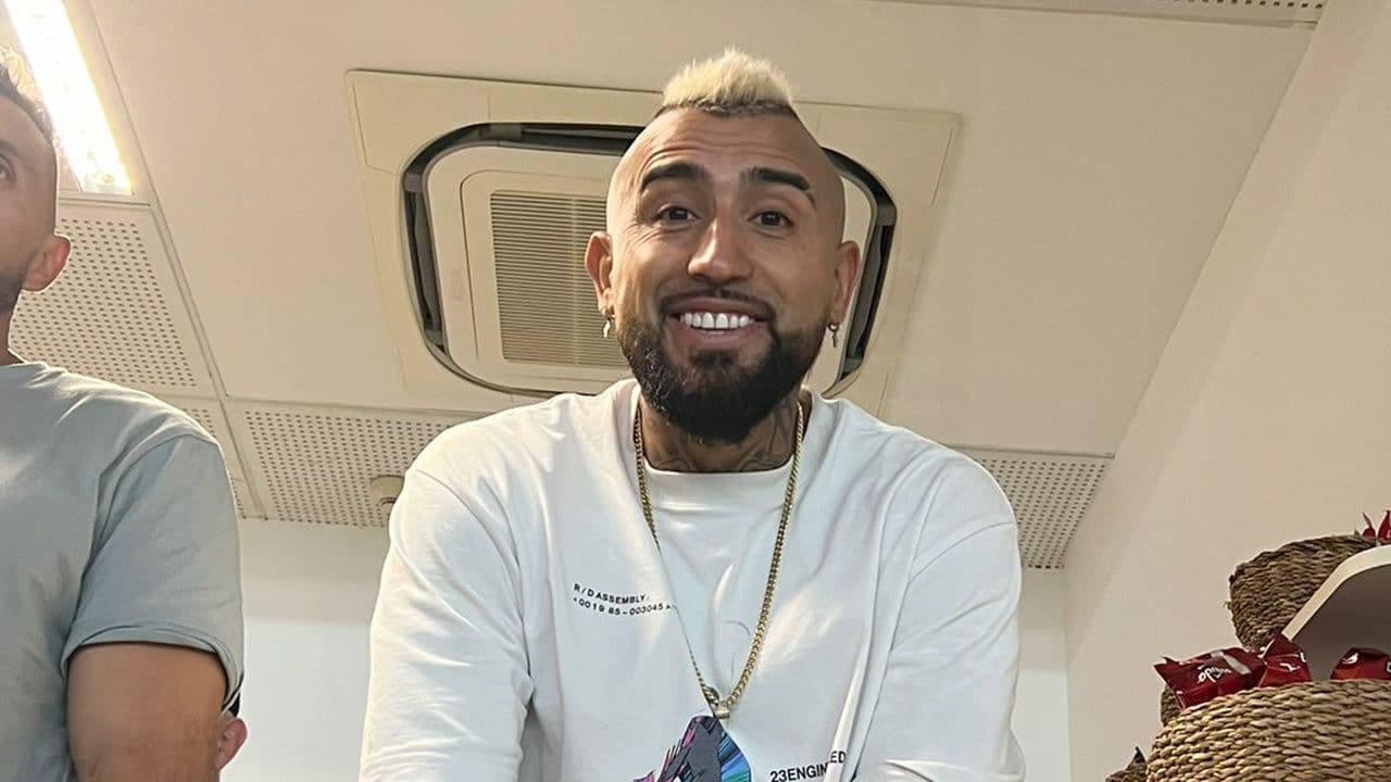 Arturo Vidal viaja à Itália para negociar sua rescisão