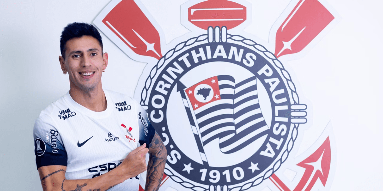 As posições que Angileri pode jogar no Corinthians (Foto: Corinthians)
