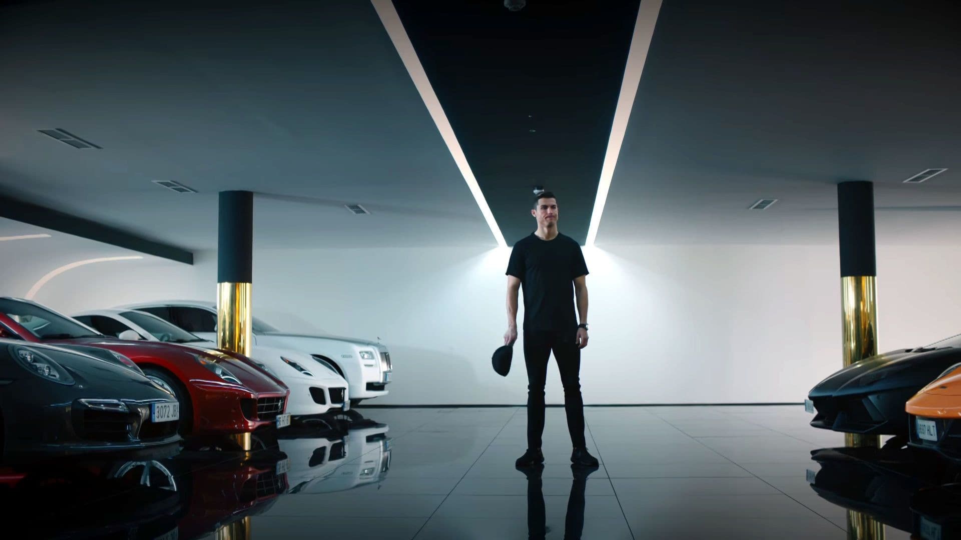 Astro português tem uma verdadeira coleção de carros luxuosos que fazem babar qualquer amante do automobilismo