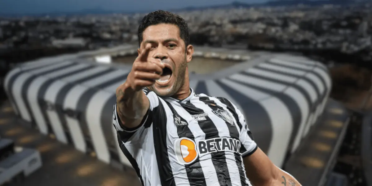 Atacante anunciou a construção de uma mansão para viver com sua nova esposa