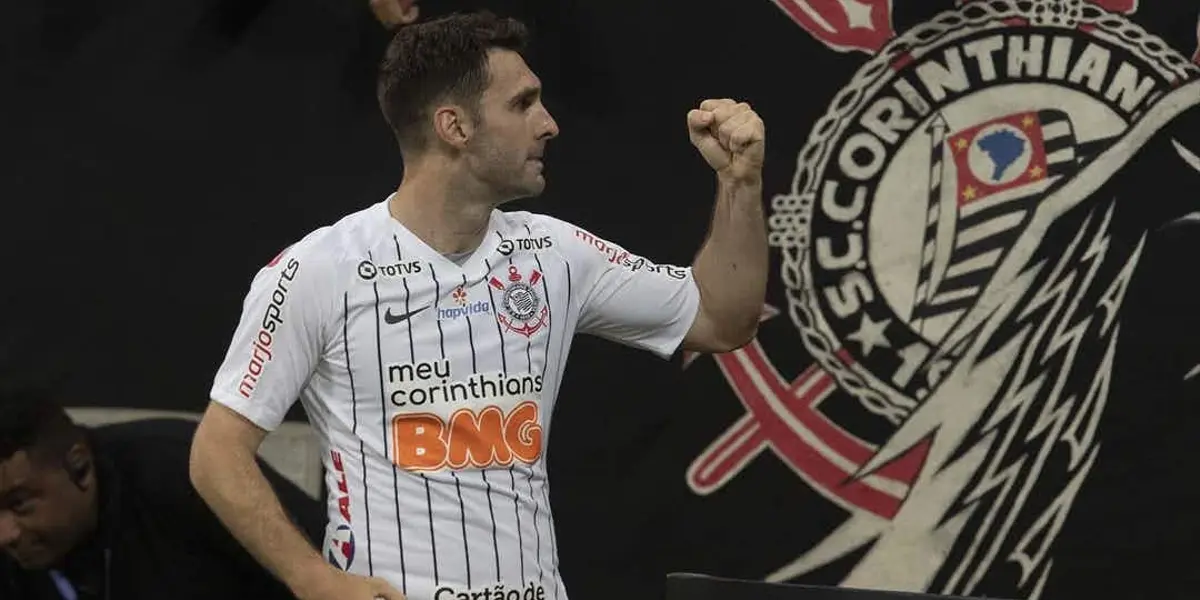 Atacante argentino está de saída do Timão