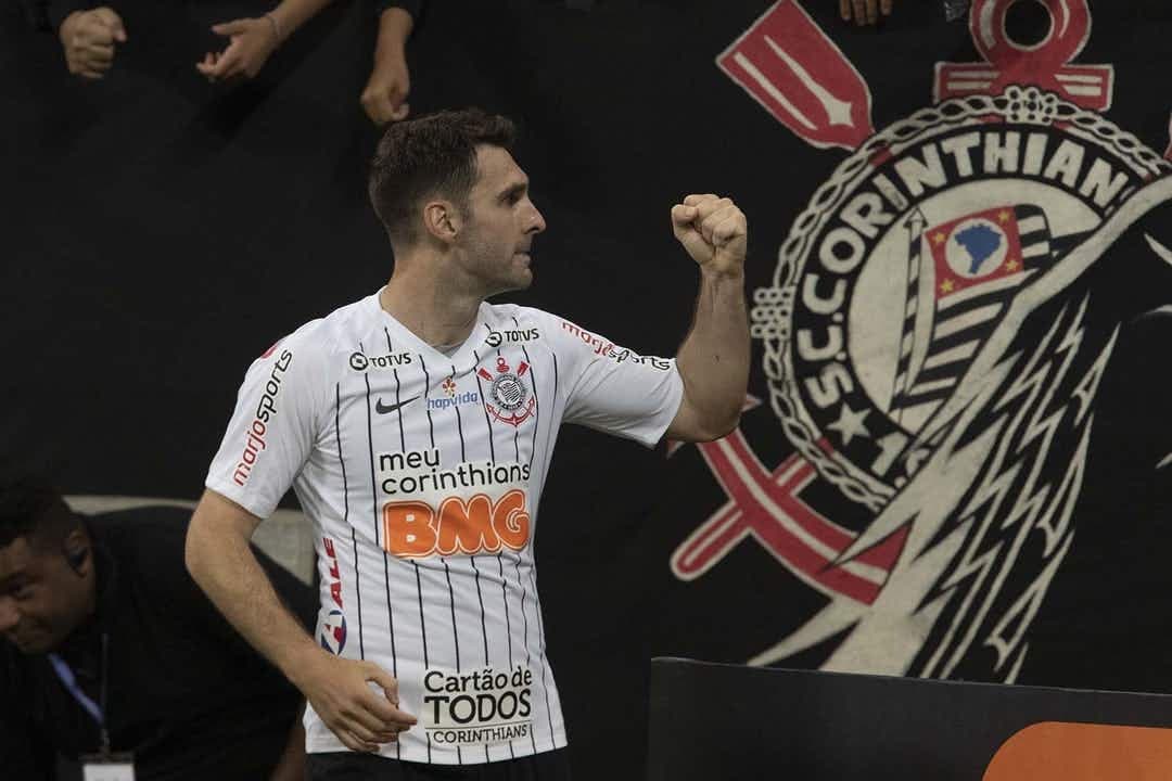 Atacante argentino está de saída do Timão