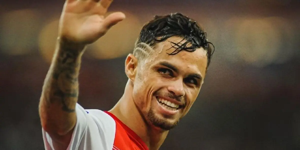 Atacante chegou a peso de ouro e pode sair pela porta dos fundos