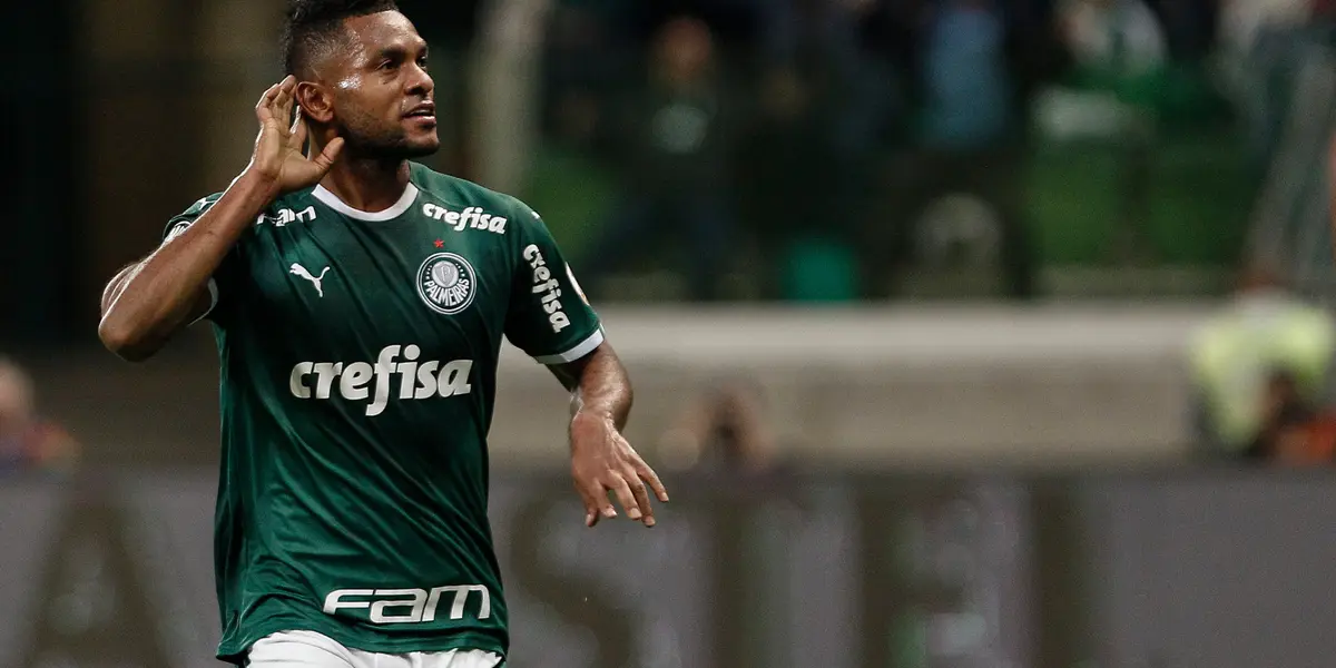 Atacante colombiano, que estava emprestado ao Grêmio, foi vendido por aproximadamente R$ 20 milhões