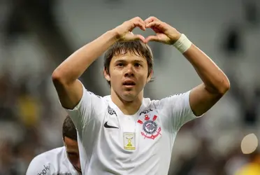 Atacante é o estrangeiro com mais jogos na história do clube