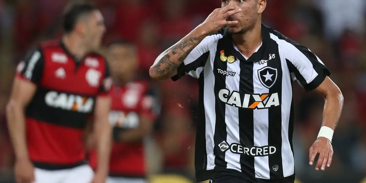 Atacante está fora dos planos de Luís Castro para o restante da temporada