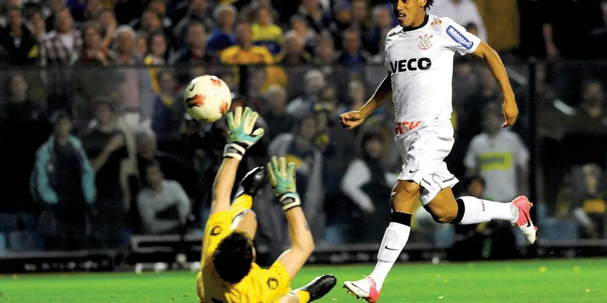 Atacante fez história no Timão na Libertadores de 2012