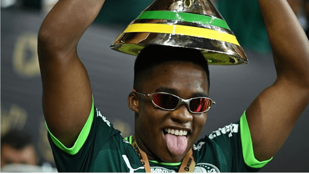 Atacante foi comprado pelo time espanhol, mas só deixará o Palmeiras quando fizer 18 anos