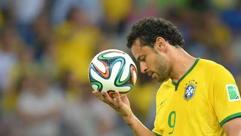 Atacante foi titular do Brasil na Copa do Mundo de 2014