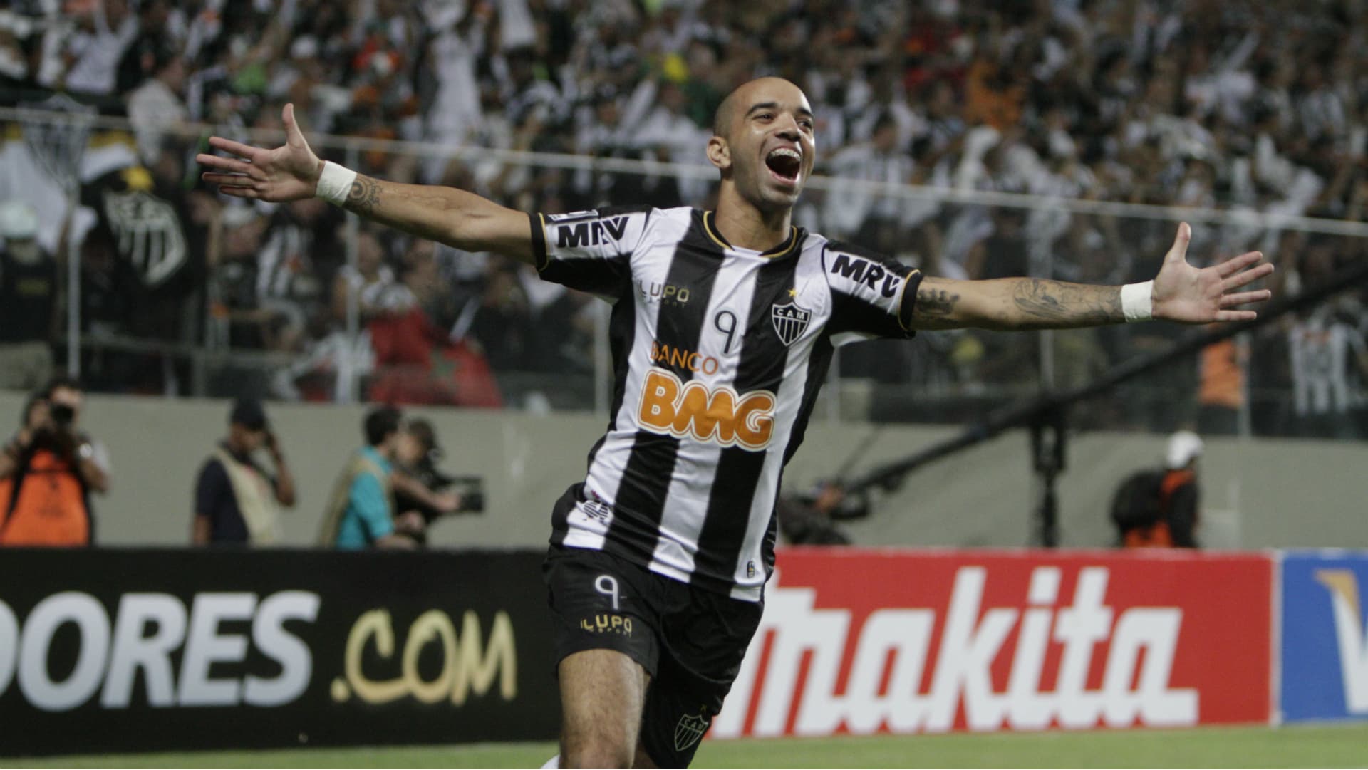 Atacante revelou ter pedido para voltar ao Galo, mas o recusaram