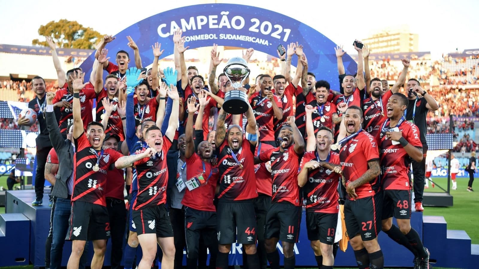 Athletico-PR é bicampeão da Copa Sul-Americana e encontrará Flamengo ou Palmeiras na Recopa Sul-Americana 2022