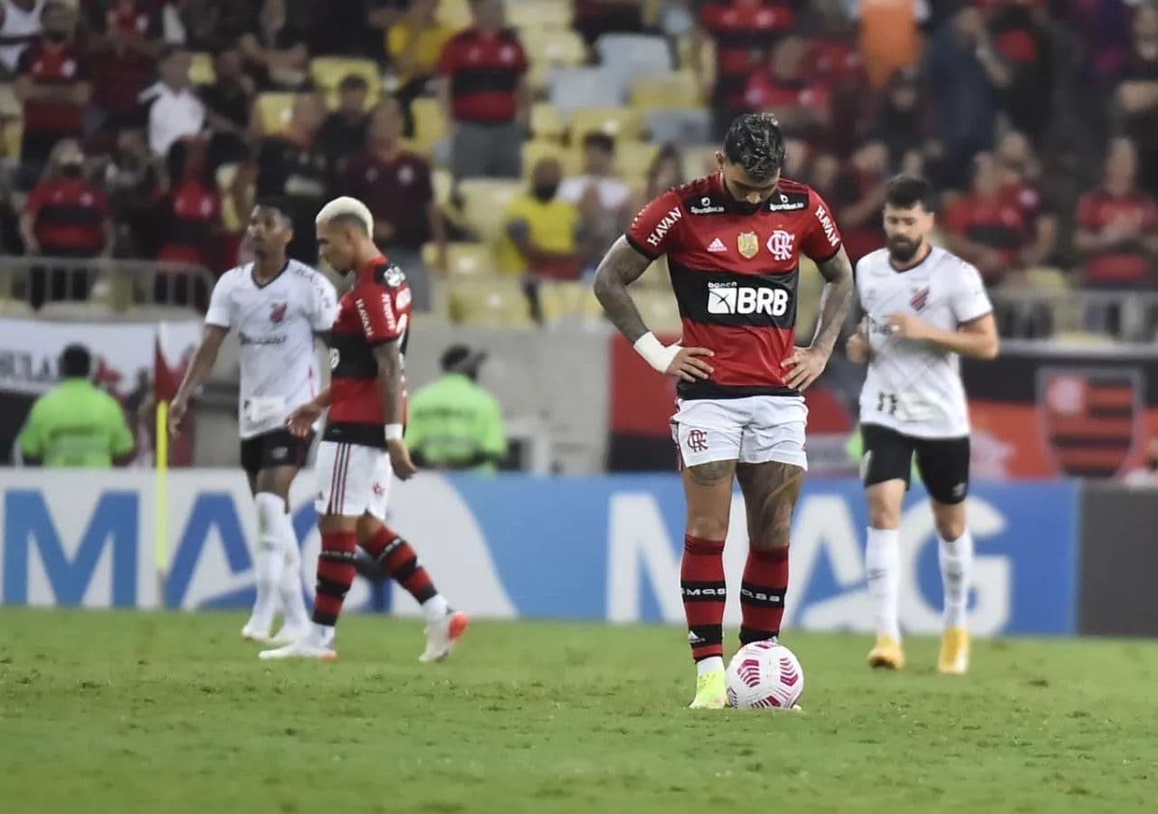 Athletico-PR não perde a oportunidade de provocar mais uma vez o Flamengo com nova eliminação na Copa do Brasil e de novo no Maracanã