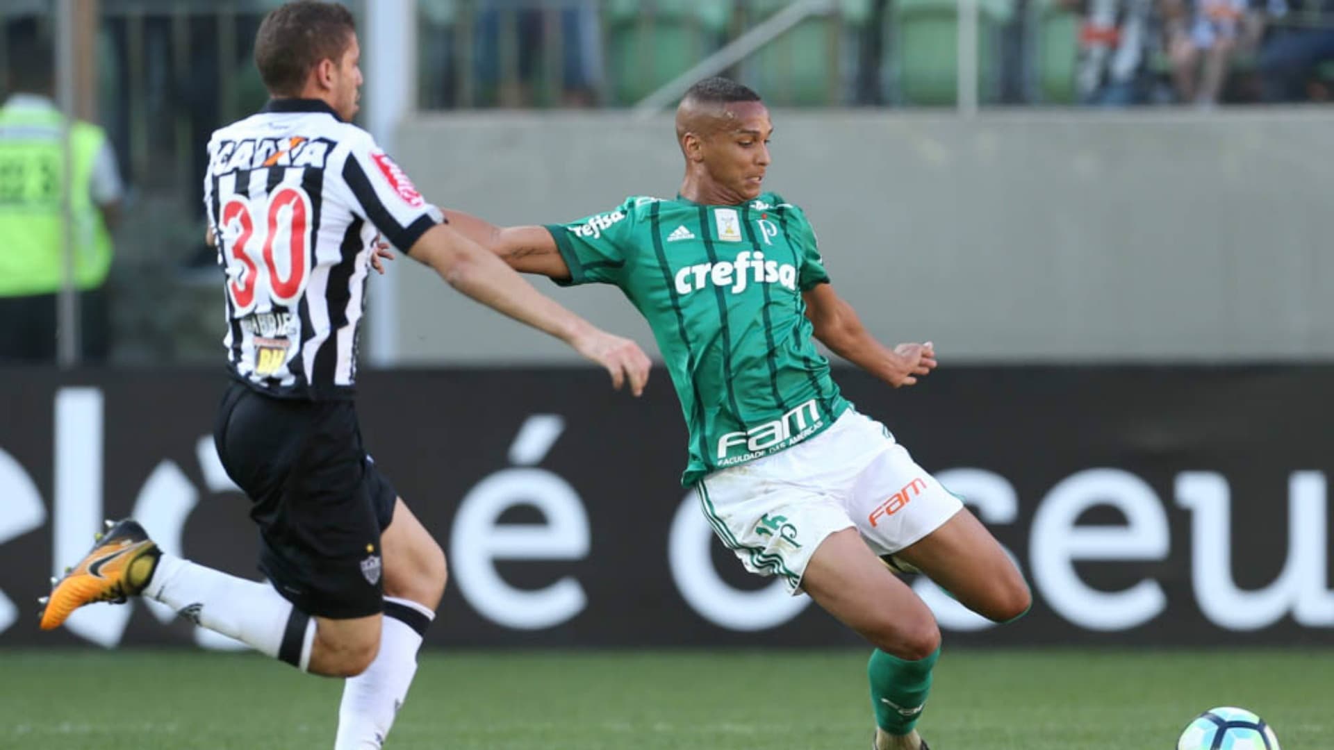 Atlético-MG e Palmeiras se enfrentam valendo a ponta da tabela no próximo final de semana e equipes dividem atenções entre O Brasileirão e a Copa Libertadores