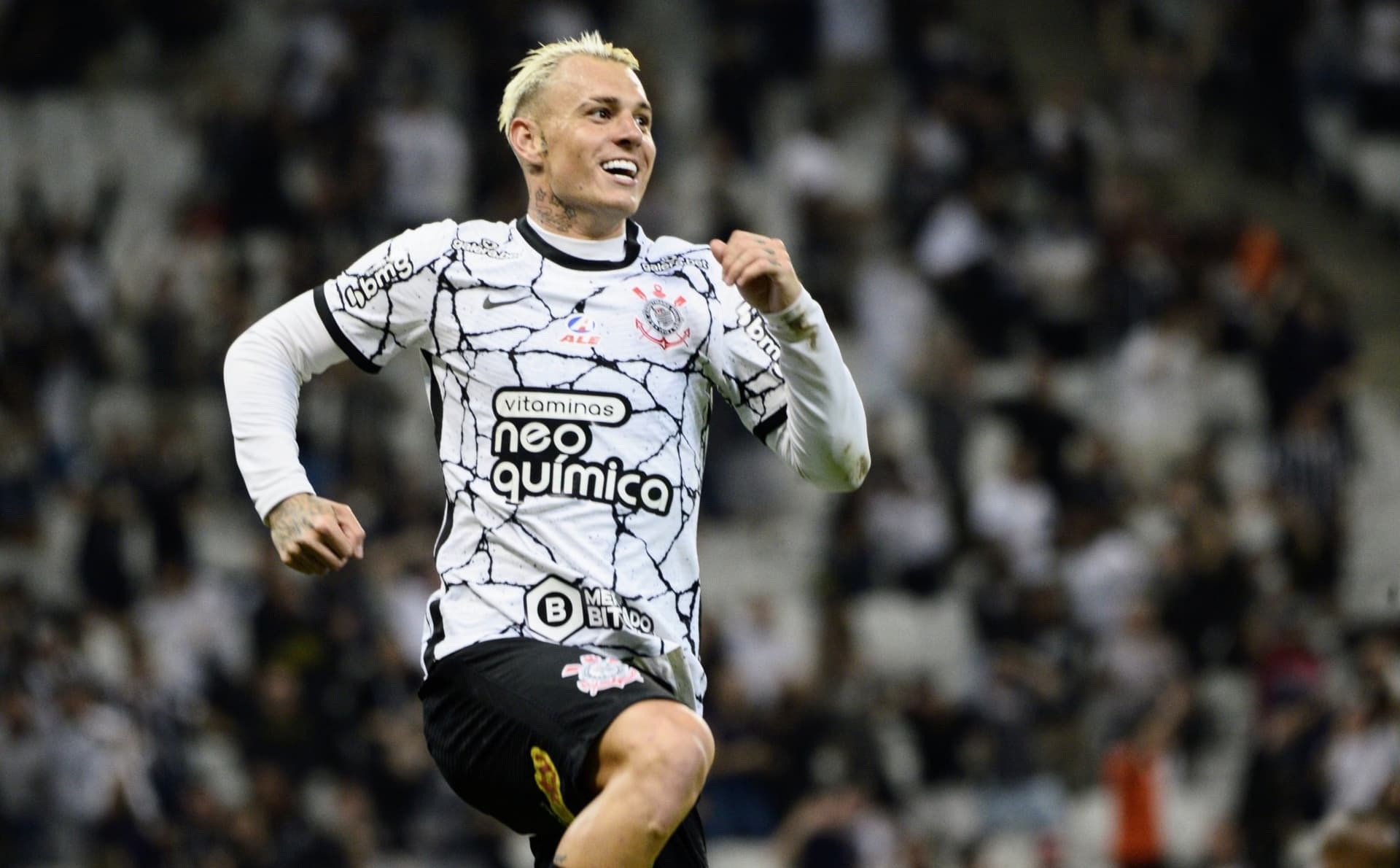 Atritos podem encurtar a passagem do atacante no Corinthians