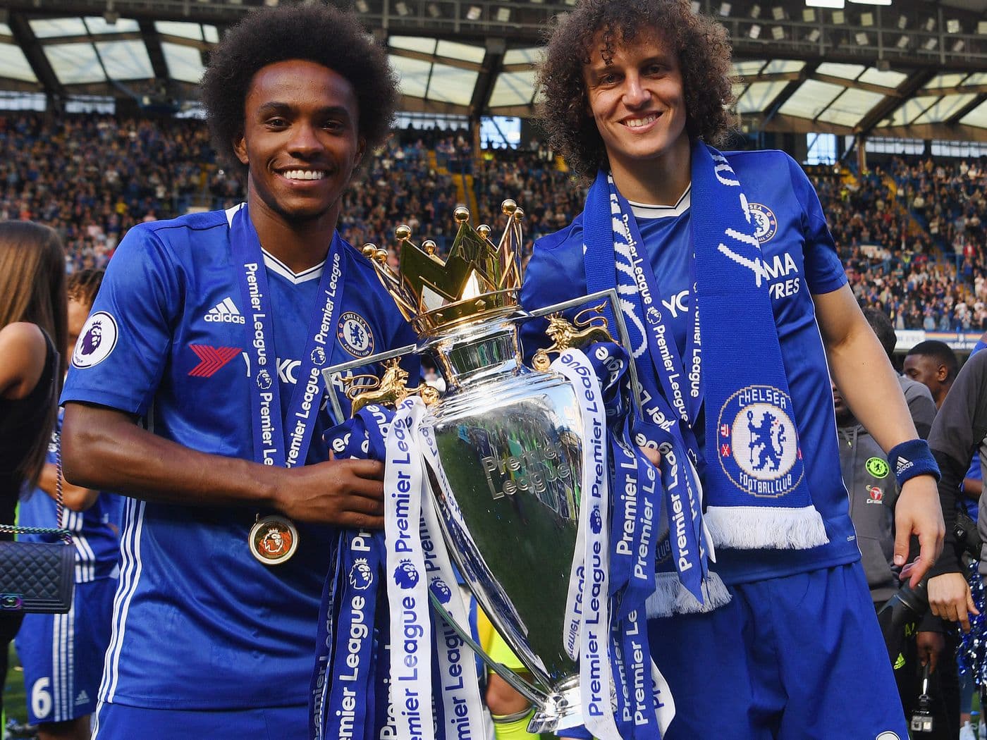 Atualmente rivais em Corinthians e Flamengo, Willian e David Luiz jogaram sete anos juntos no Chelsea e Arsenal