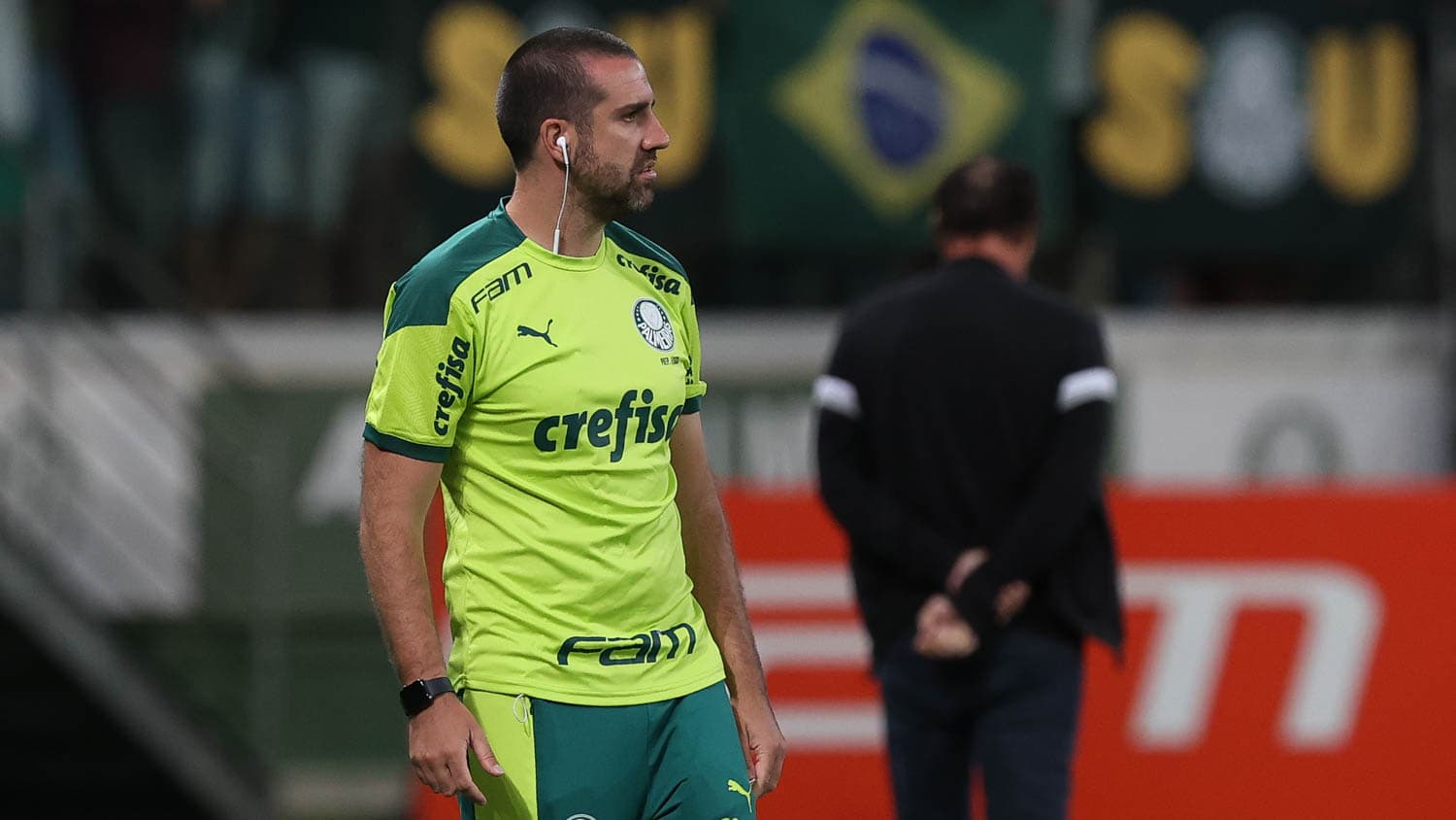 Auxiliar-técnico do Palmeiras foi duro nas respostas sobre os erros da arbitragem na partida conta o Galo