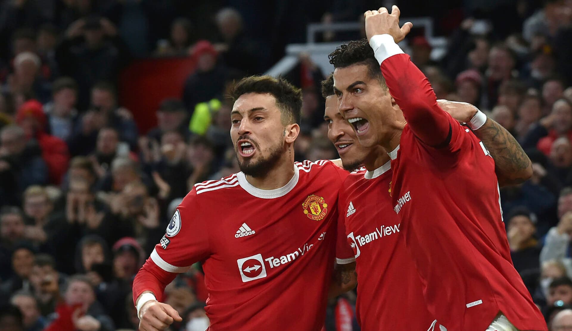 Avançado português fez um hat-trick com a camisa dos "red devils"