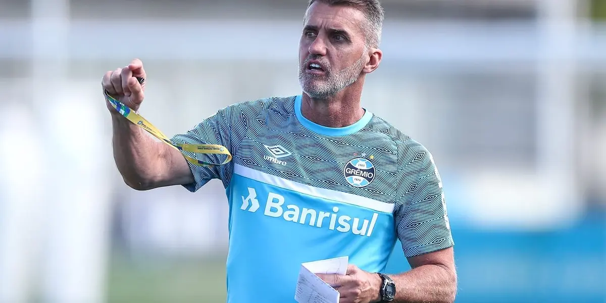 Baixo aproveitamento do treinador não conseguiu salvar o clube do terceiro rebaixamento da história