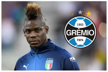 Balotelli com a camisa da Seleção Italiana