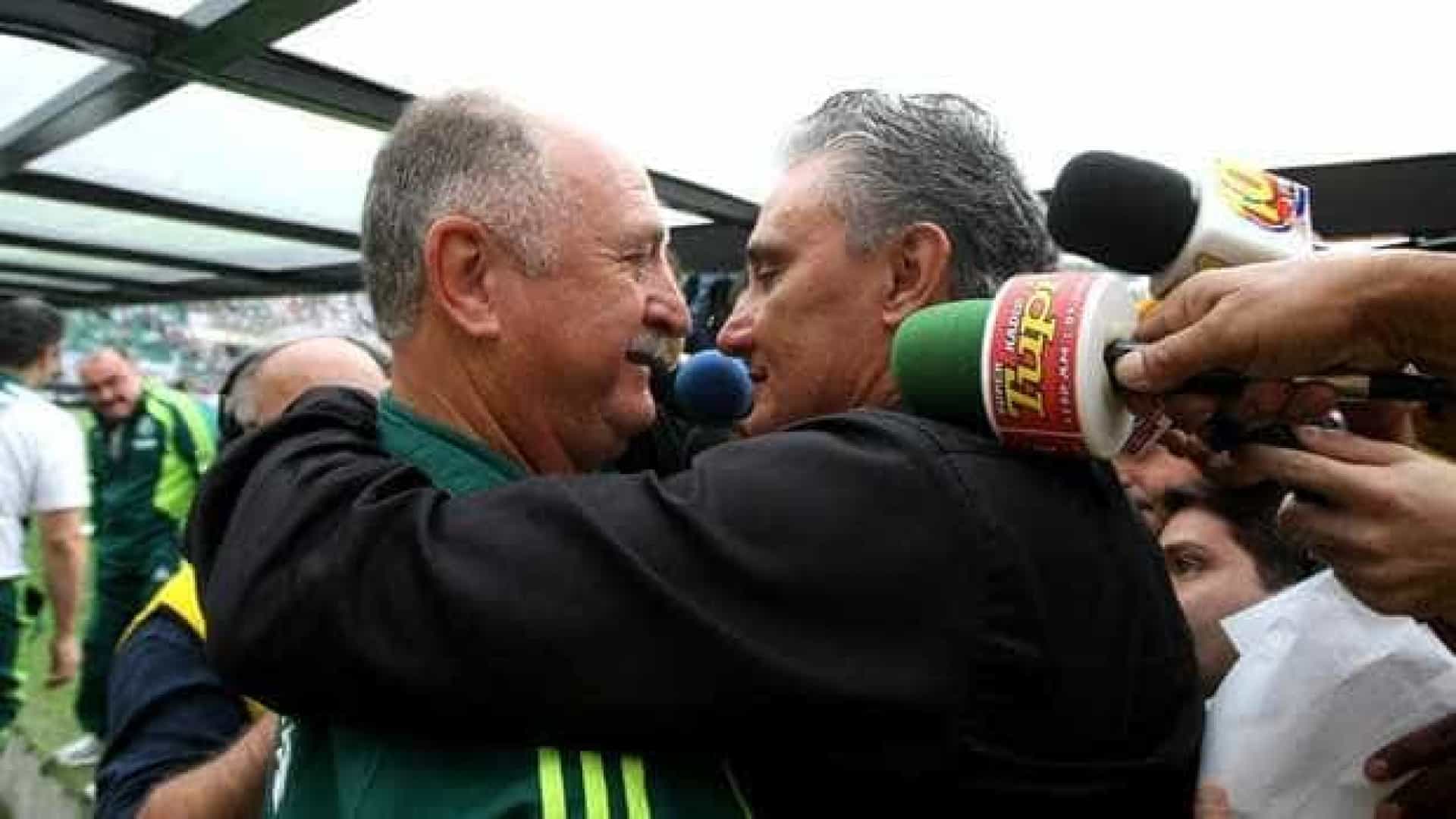 Bastou um empate para que os torcedores voltassem a pedir Tite fora da seleção, no dia em que Felipão é demitido do Grêmio