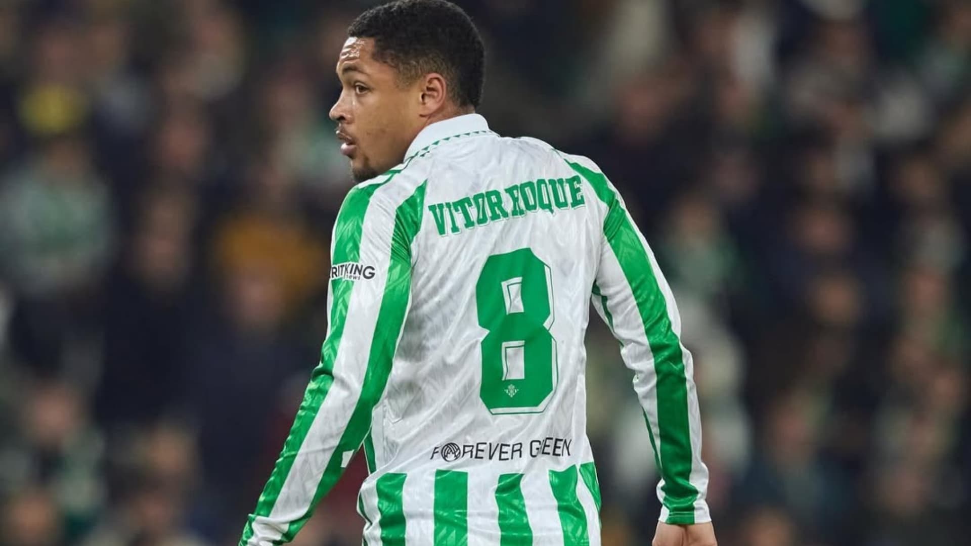 Betis e Barcelona em alerta: Palmeiras entra na disputa por Vitor Roque. Foto: Instagram
