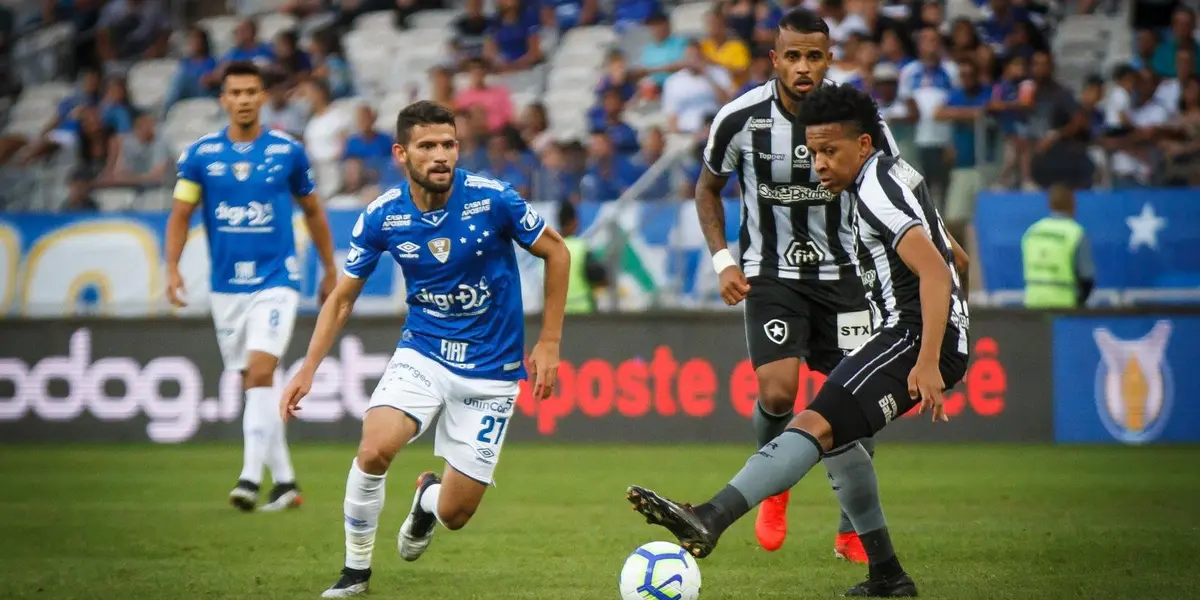 Botafogo e Cruzeiro fazem duelo de campeões nacionais