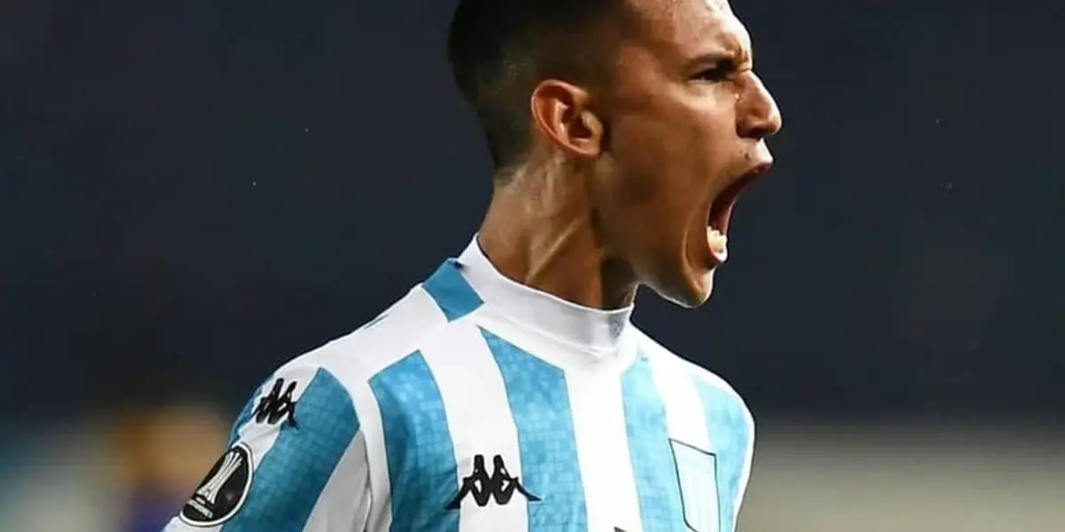 Botafogo larga na frente dos rivais.