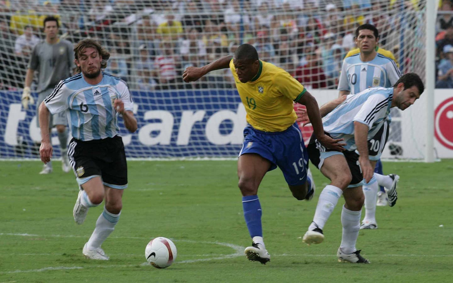 Brasil e Argentina fazem um dos maiores clássicos do planeta