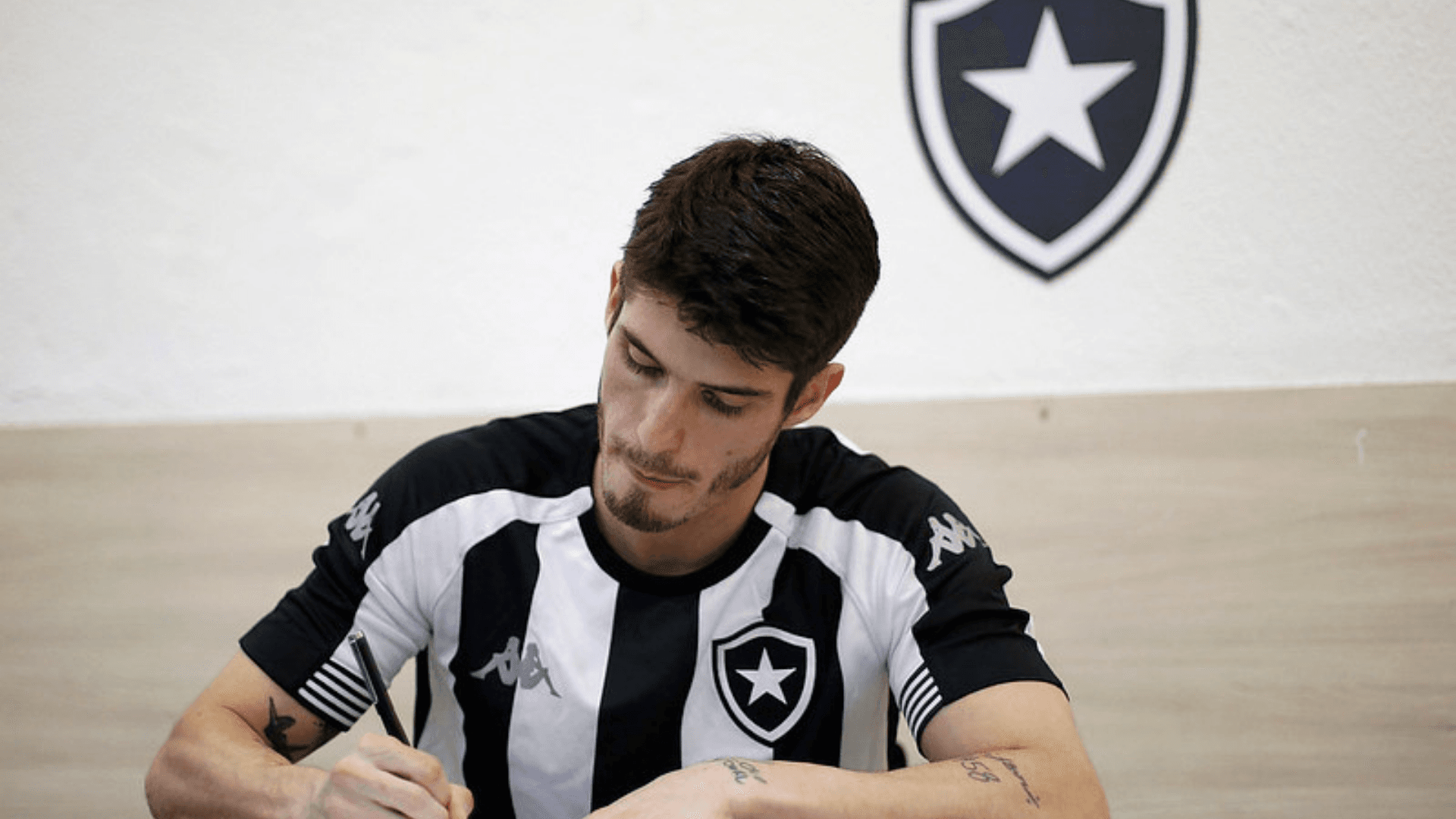 Brasileiro cria da base do São Paulo após passagem pelo futebol europeu