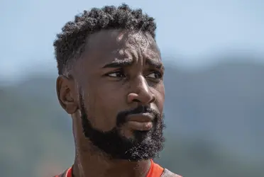 Brasileiro e uruguaio brigaram no treino de terça-feira, Varela teve o nariz lesionado