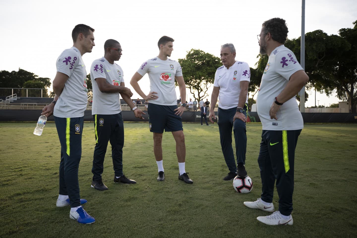 Briga por adiamento de jogos na data-FIFA de outubro gerou muito desgastes entre a entidade e clubes